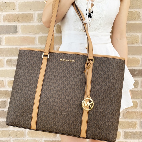 Michael Kors Large Laptop Bag - Picture 2 of 8